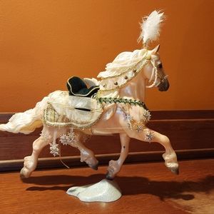 Breyer Christmas  Noelle horse